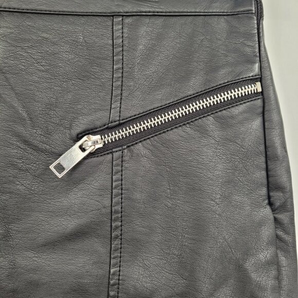 Miami Black Zipper Front Vegan Leather Mini Skirt - Picture 3 of 8